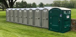 Best VIP or Luxury Restroom Trailers  in Cortez, FL